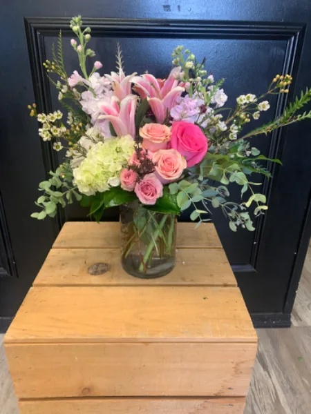 Designers choice Mix of spring blossoms Designers choice Mix of spring blossoms