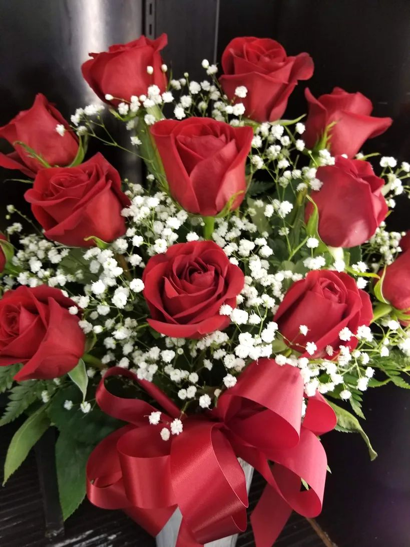 Timeless Twelve Roses