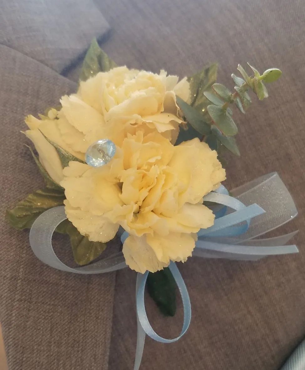 Mini carnation Prom Boutonniere