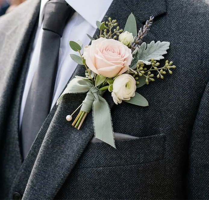 Florist’s Choice Boutonniere Florist’s Choice Boutonniere