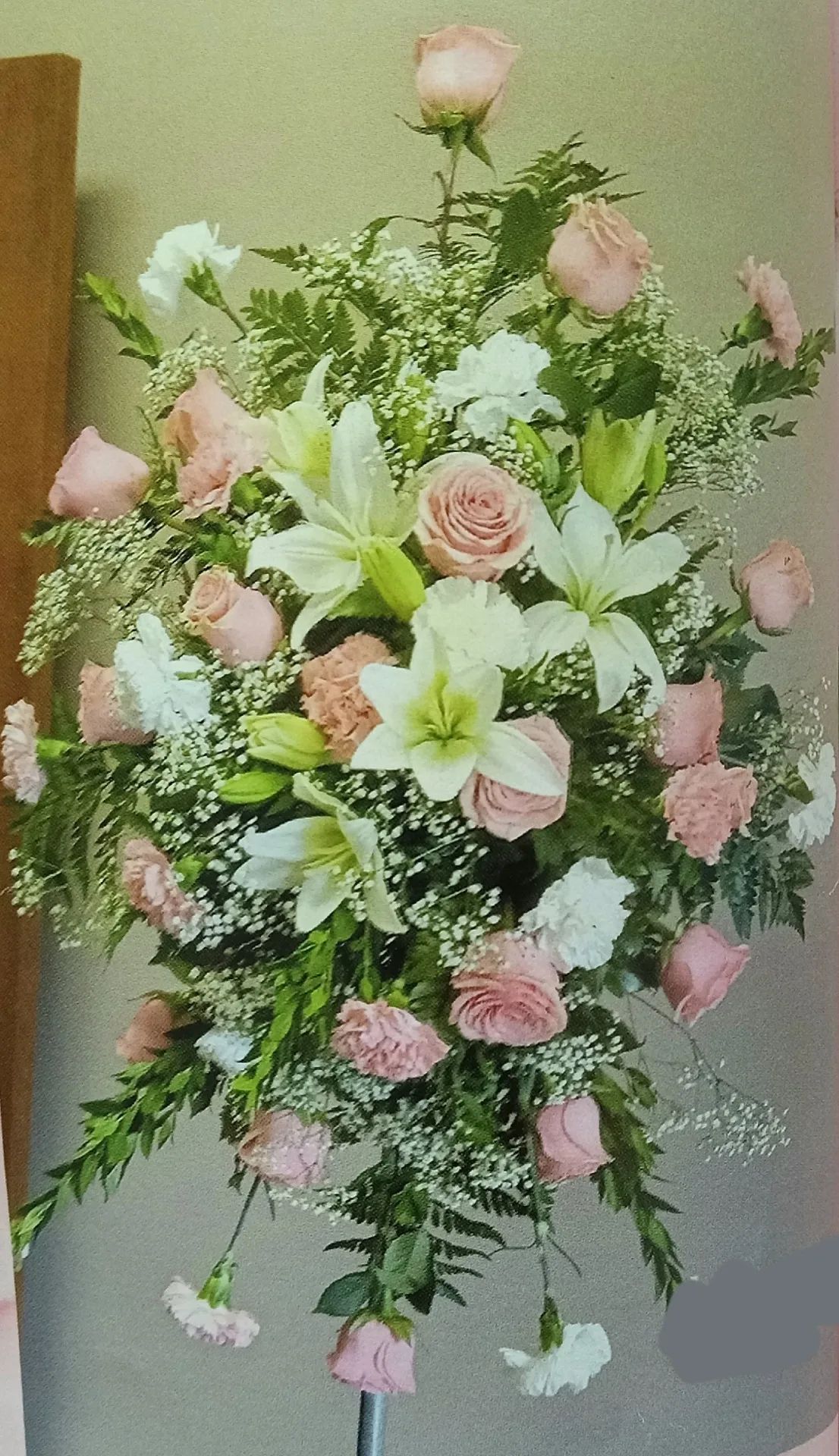 IN LOVING MEMORY STANDING SPRAY