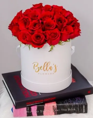 ROUND HAT BOX OF 25 ROSES ROUND HAT BOX OF 25 ROSES