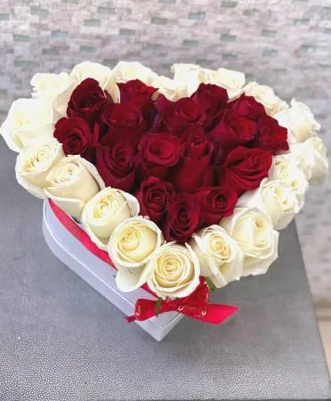ROSES & PEARLS FRESH-CUT ROSES ROSES & PEARLS FRESH-CUT ROSES