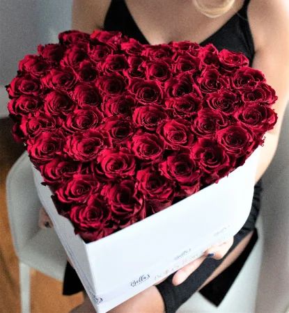 50 FRESH ROSES IN A HEART BOX