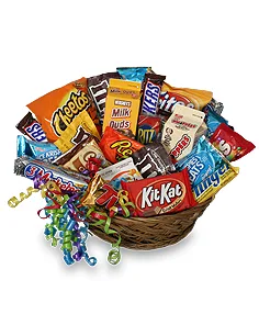 JUNK FOOD BASKET Gift Basket JUNK FOOD BASKET Gift Basket