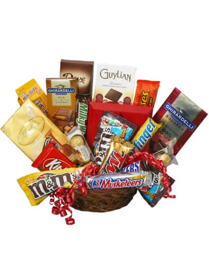 CHOCOLATE LOVERS' BASKET Gift Basket CHOCOLATE LOVERS' BASKET Gift Basket