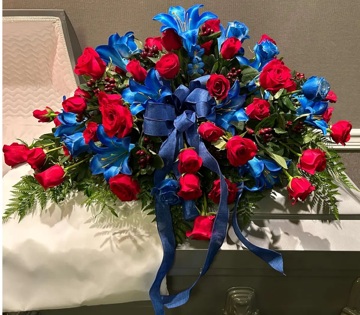 Patriotic casket spray