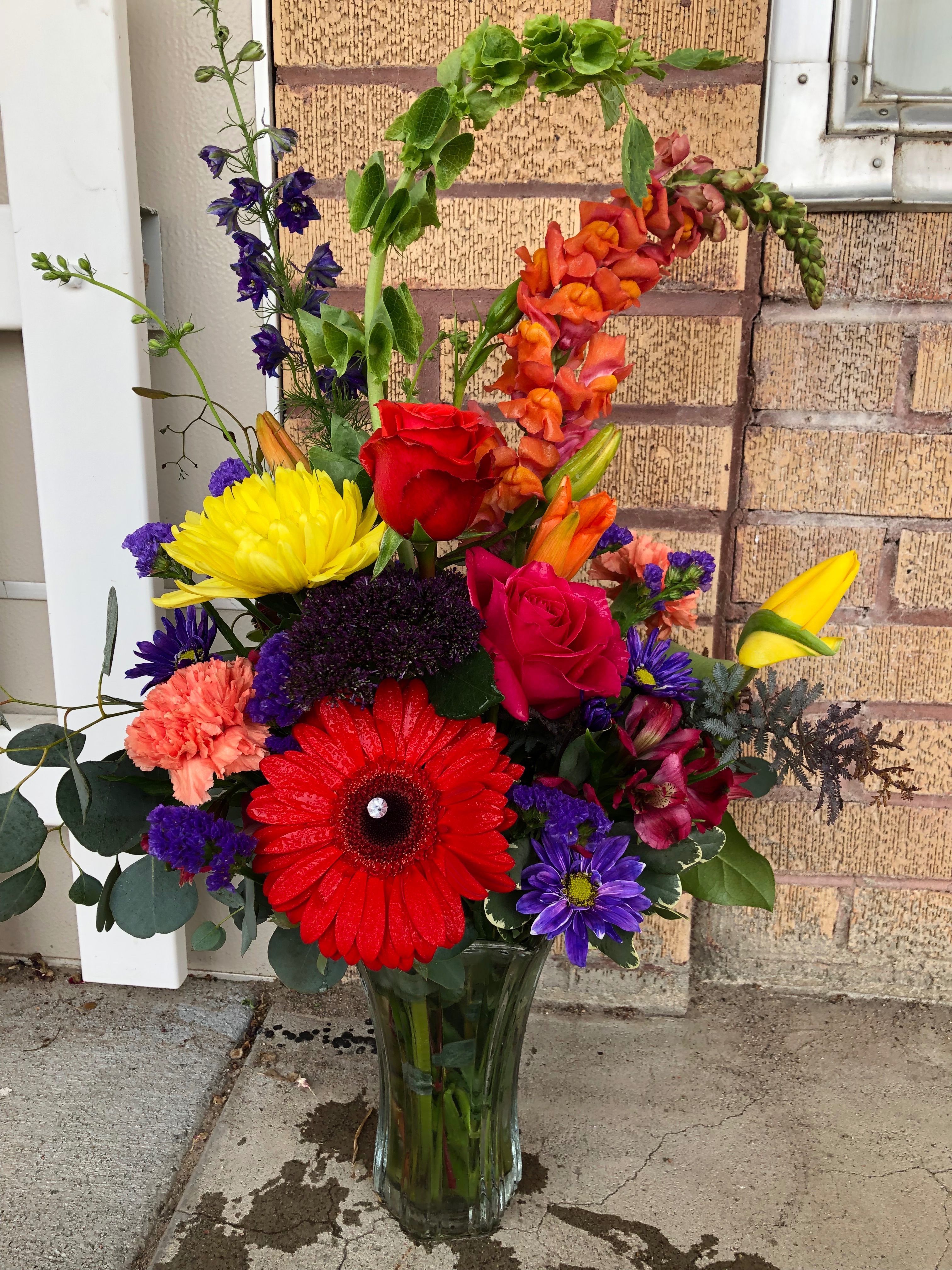 Large bright vase Large bright vase