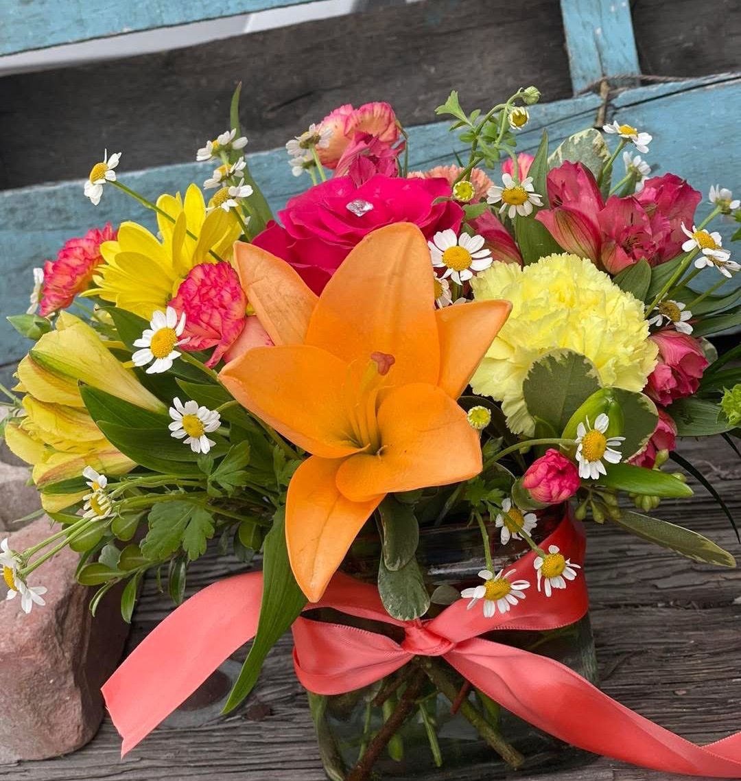 Cube vase with bright colors