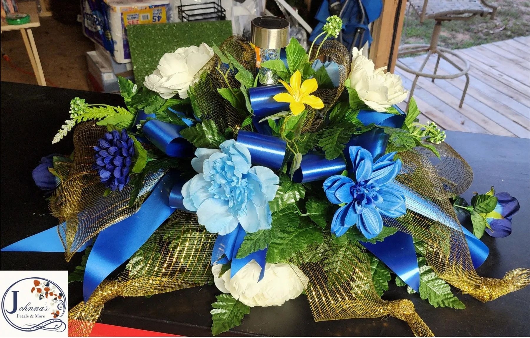 Blue & Gold Silk Spray on brick w/solar Blue & Gold Silk Spray on brick w/solar