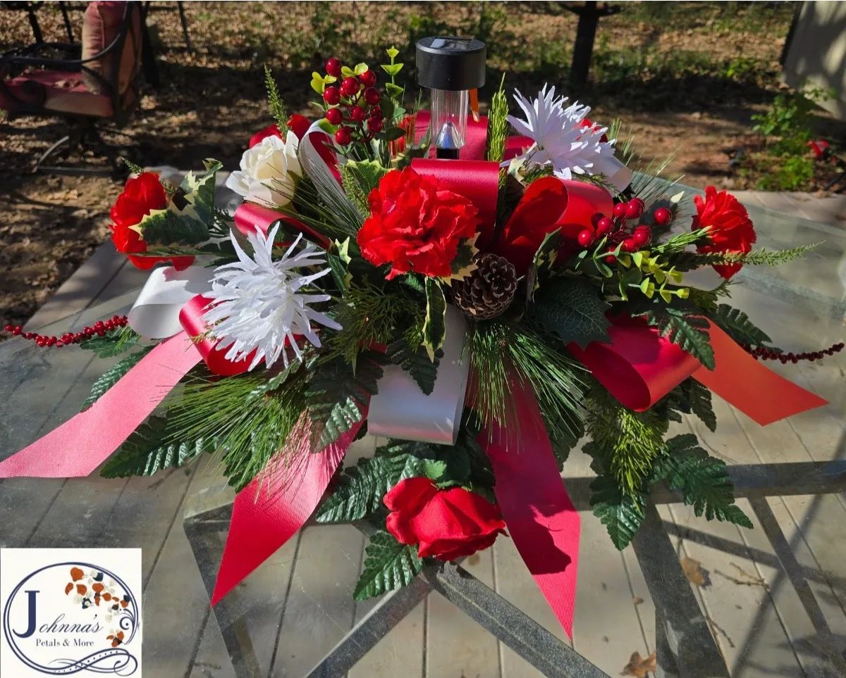 Silk Christmas Spray w/solar light Silk Arrangement