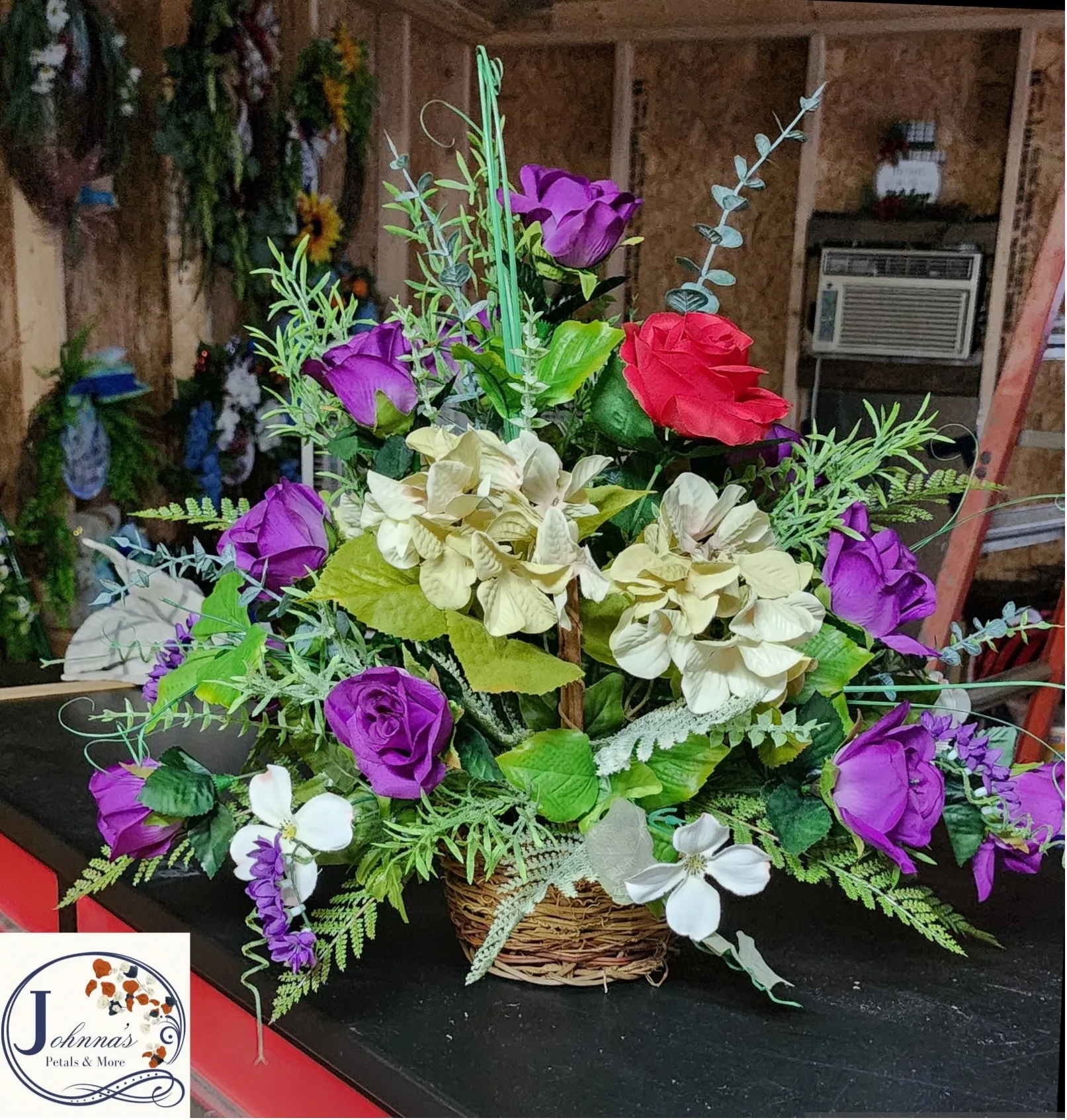 Silk basket arrangement with 1 red rose Silk Arrangement Silk basket arrangement with 1 red rose Silk Arrangement