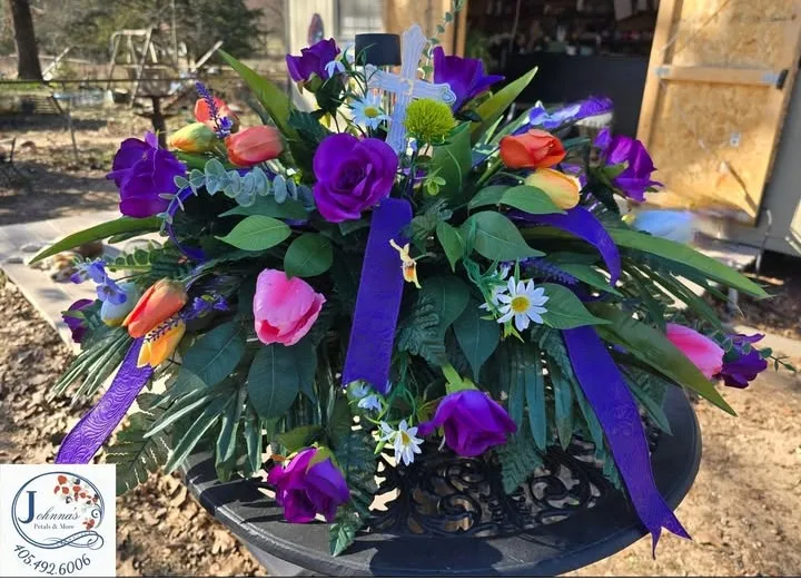 'Purple Beauty' Silk Saddle with solar light Silk Arrangement 'Purple Beauty' Silk Saddle with solar light Silk Arrangement