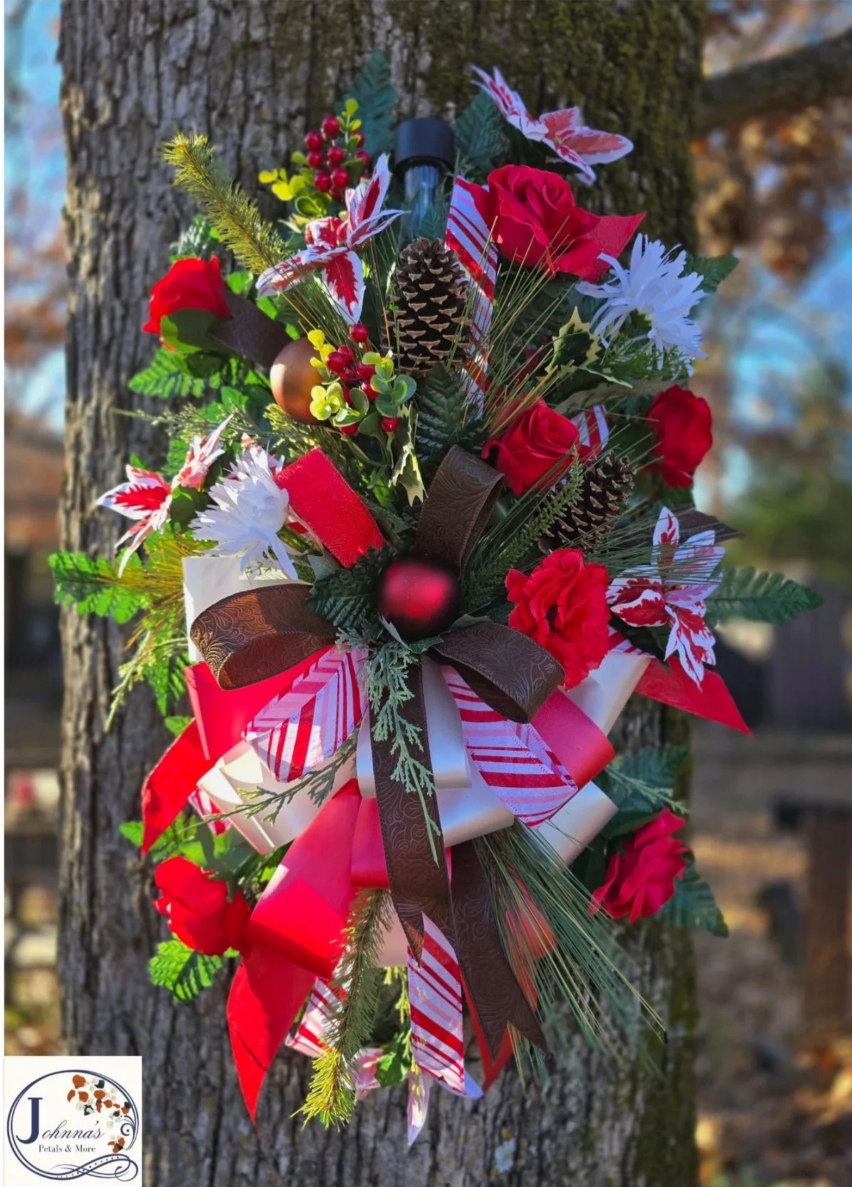 Christmas Cemetery Vertical Floral w/Solar Light