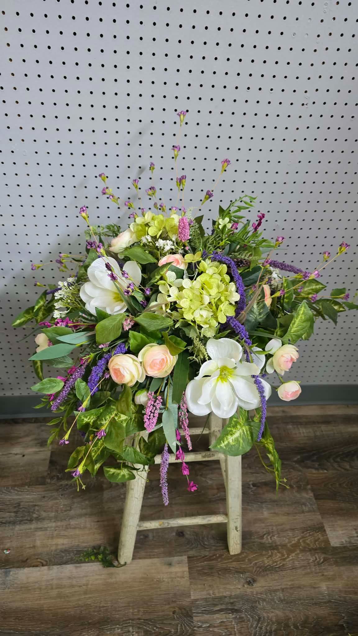 Hydrangea Stone Saddle