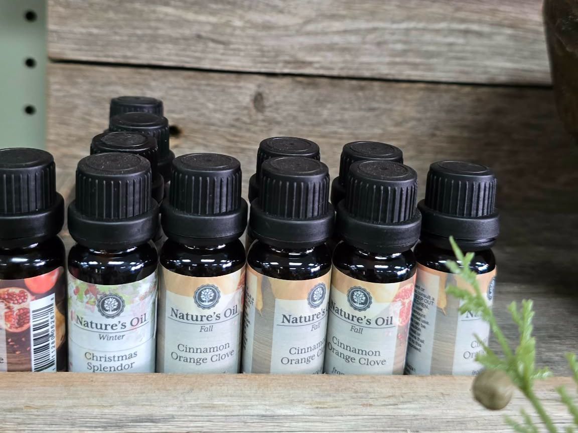 Essential Oil Choice Natural's Oil Christmas Splendor, Cinnamon Orange Clove.