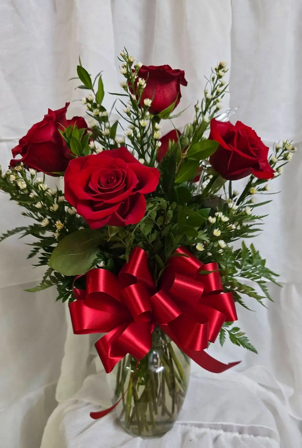 Roses 3 - 6 - 9 -12 In Vase Roses 3 - 6 - 9 -12 In Vase