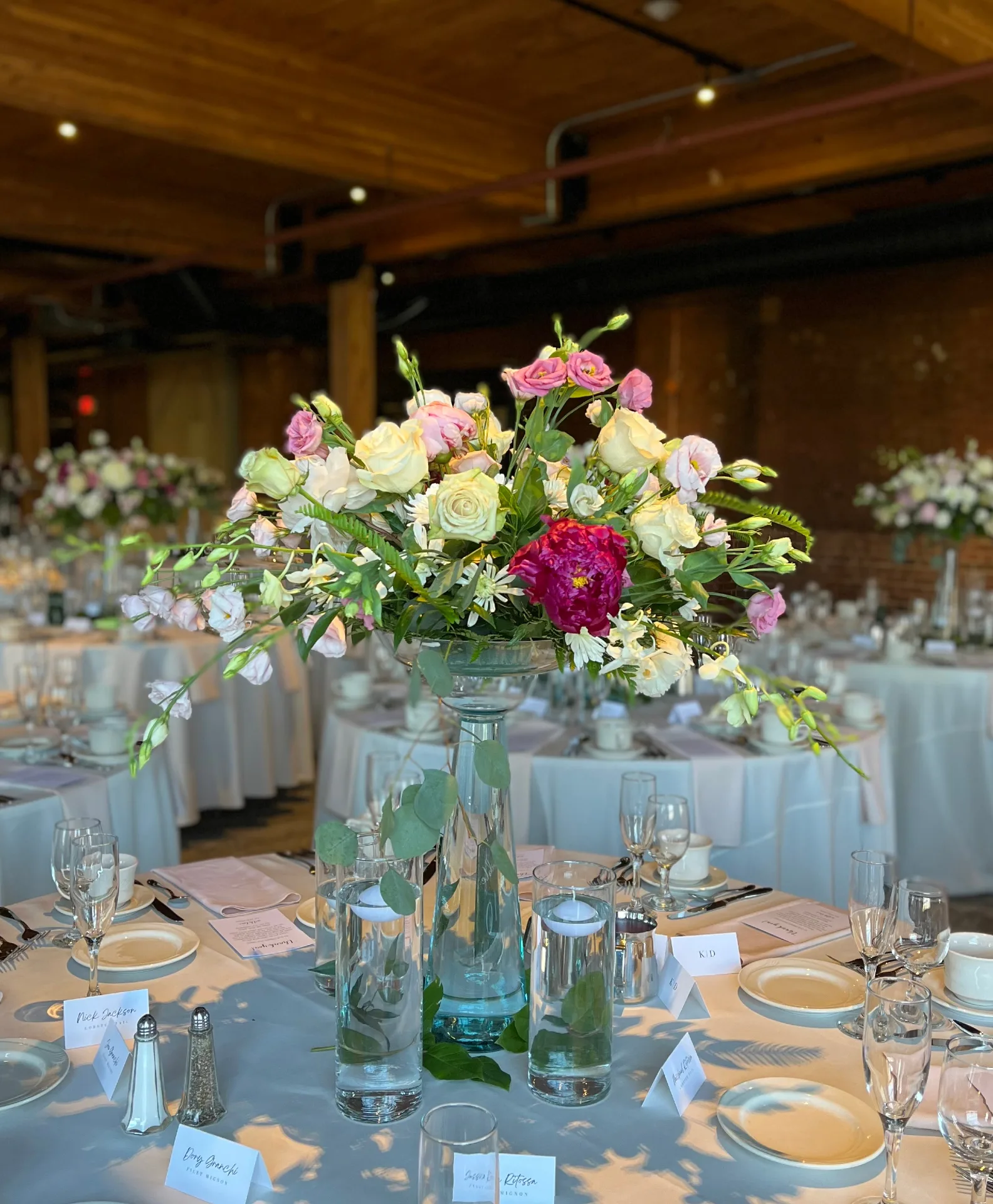 Custom Centerpiece Tower Wedding / Party Custom Centerpiece Tower Wedding / Party
