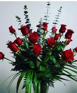 She Loves Me She Loves Me Not Rose Vase