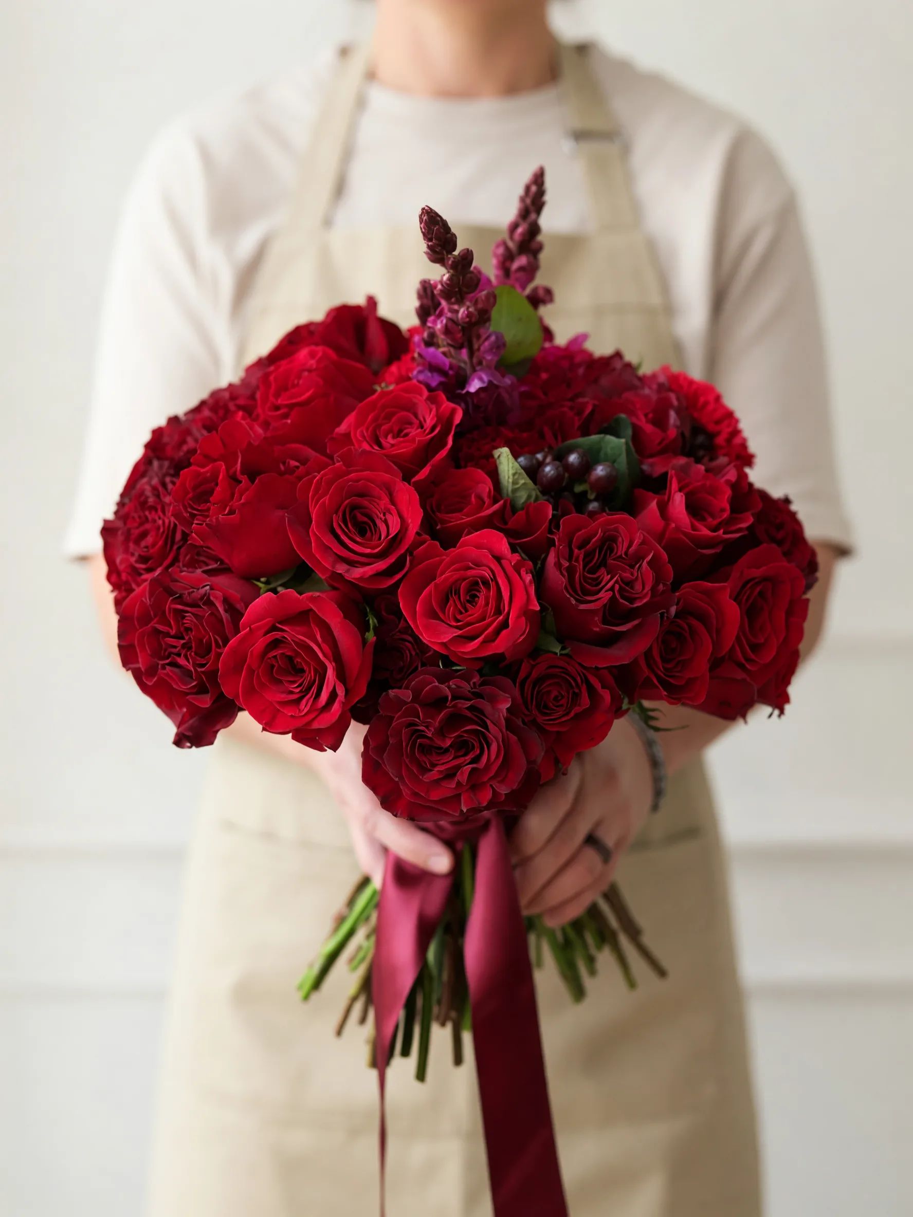 Holding Out for a Hero! Dozens and Dozens of Roses Big Splash Bouquet