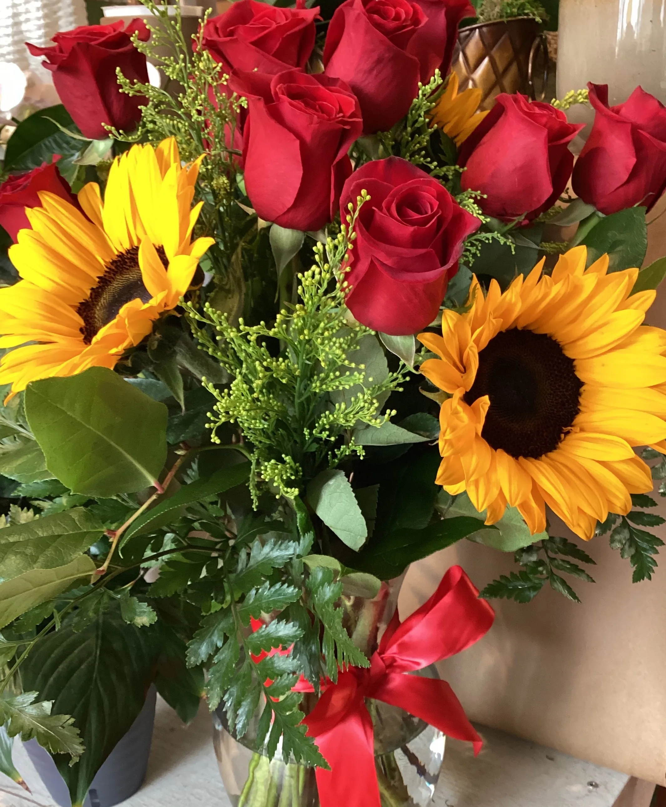 Red roses and sunflowers Anniversary Red roses and sunflowers Anniversary