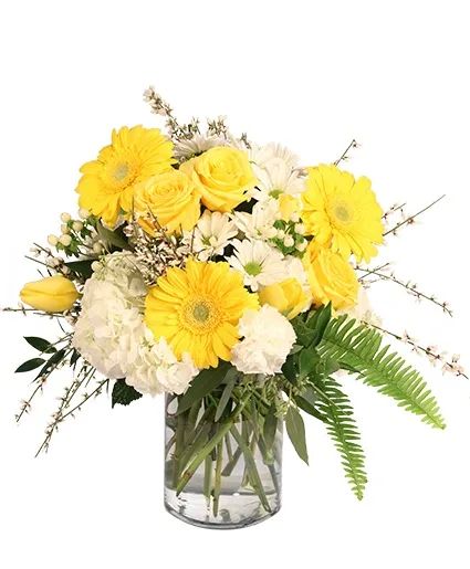Artistic Cream & Honey Flower Arrangement